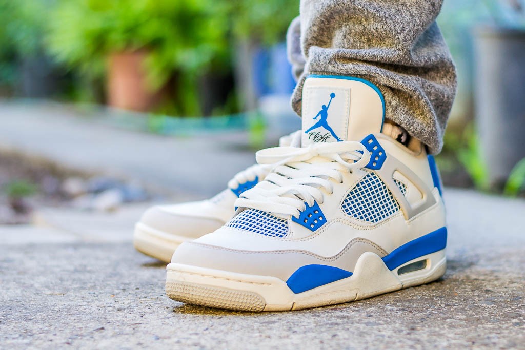 Air Jordan 4 Retro Military Blue 2012 Sneakers